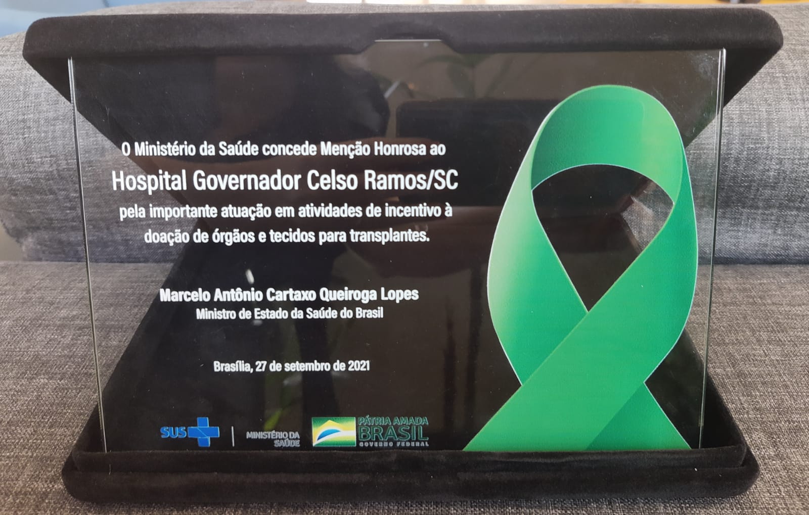 Placa de vidro de menção honrosa