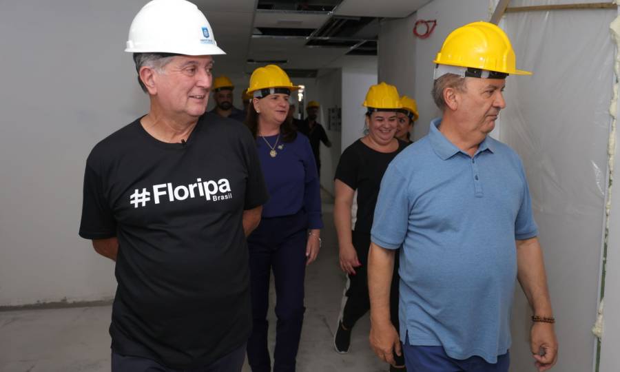 Governador e secretária visitam obra do MultiHospital que será instalado no antigo aeroporto de Florianópolis