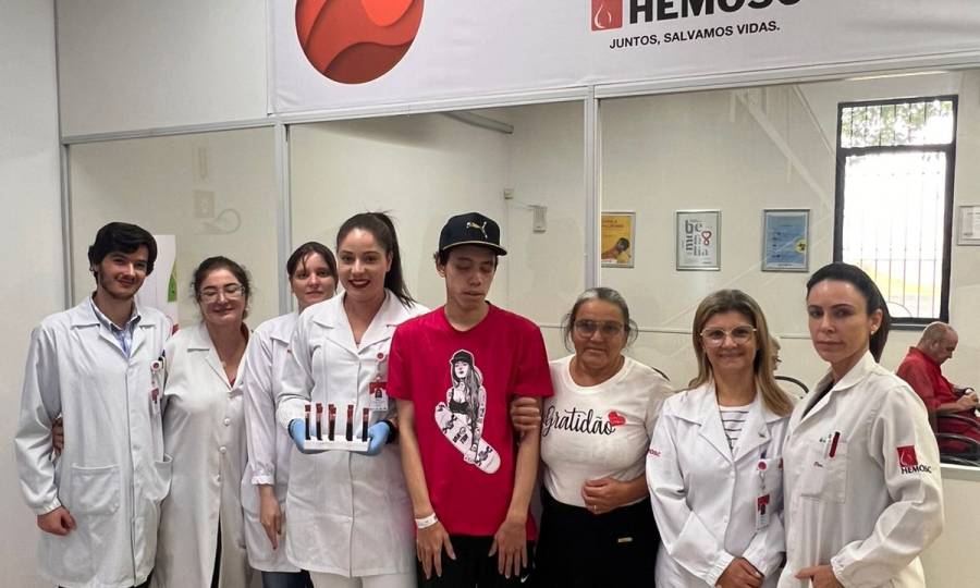 HEMOSC inicia a produção de Colírio de Soro Autólogo e entrega o medicamento ao primeiro paciente