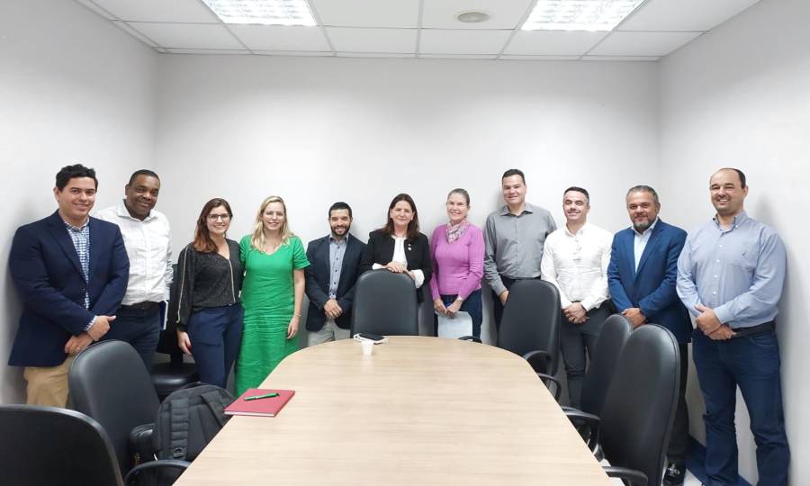 Equipe do Hospital Sírio Libanês realiza visita técnica para conhecer a gestão hospitalar da Saúde Estadual