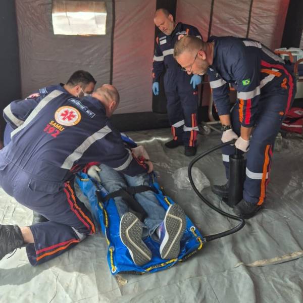 Equipes do SAMU SC participaram do simulado de acidente aéreo no aeroporto de Joinville