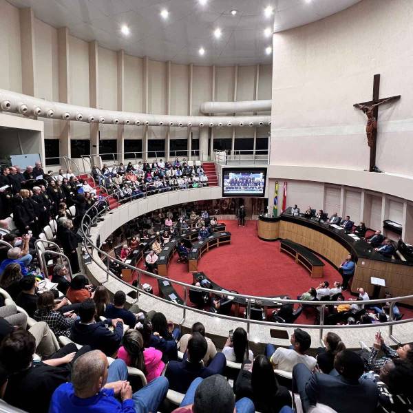 Homenagem ao aniversário da SC Transplantes é marcada por muita emoção e aplausos