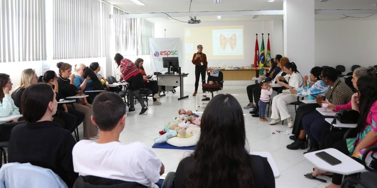 Escola de Saúde Pública de SC implementa políticas de educação e qualifica profissionais em 2024