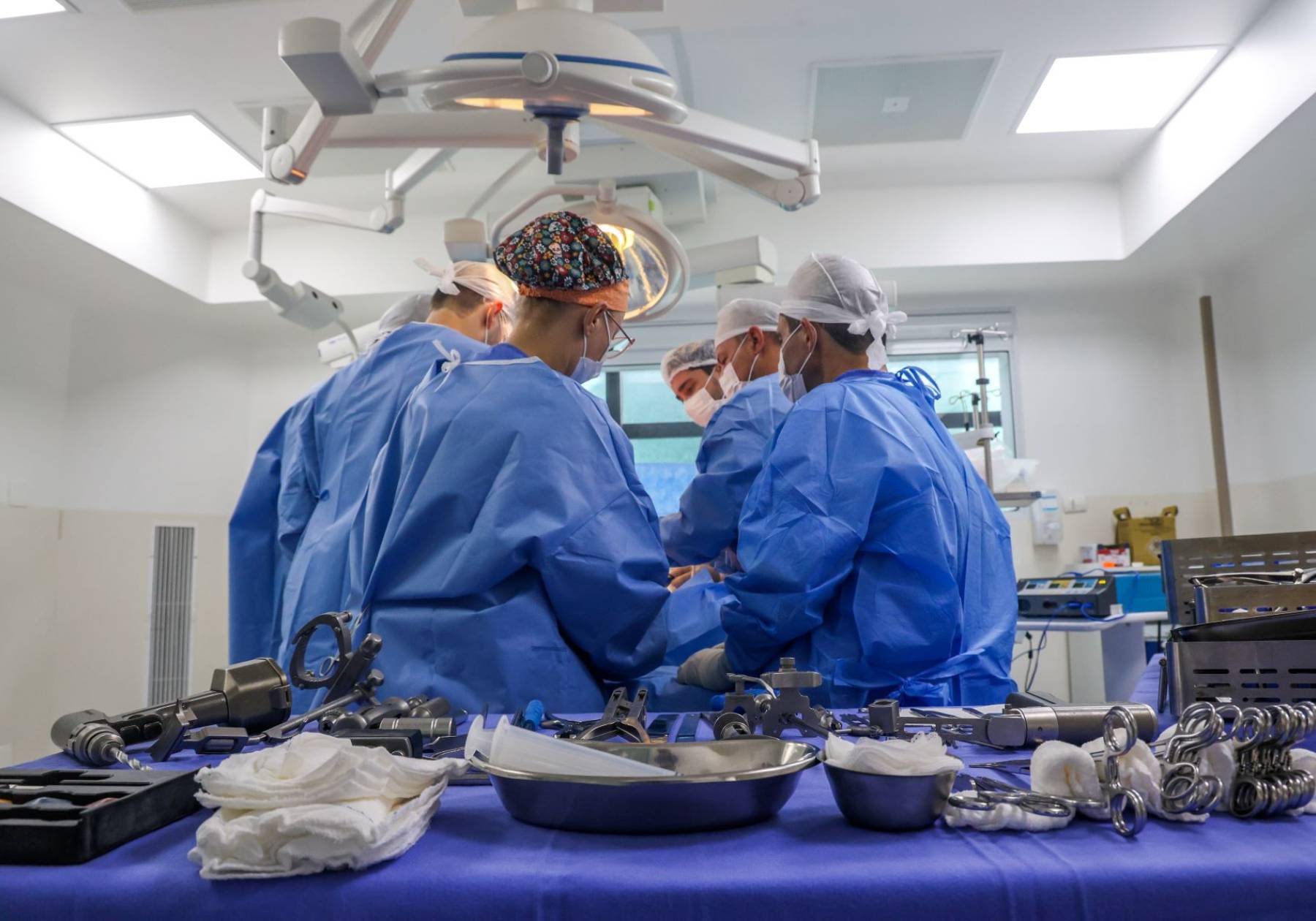Baía Sul realiza primeira cirurgia ortopédica eletiva em parceria com o Governo do Estado
