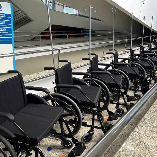 Governo de Santa Catarina entrega 20 novas cadeiras de rodas ao Hospital Regional de Joinville