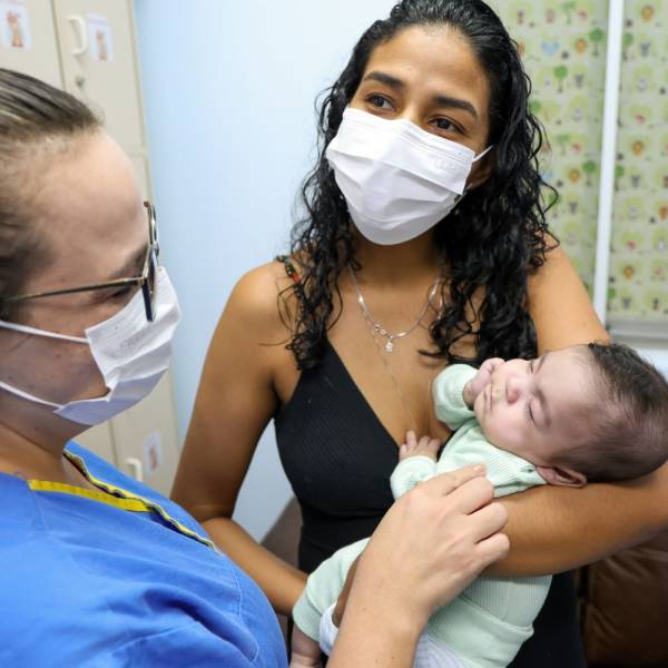 Na Maternidade Carmela Dutra, bebê prematuro desafia estatísticas e sobrevive após nascer com 23 semanas