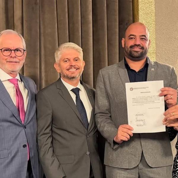 Em noite de homenagens, Secretário de Saúde autoriza apoio financeiro ao Hospital Santa Isabel de Blumenau