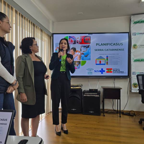 SES realiza encontro com prefeitos para discutir avanços do projeto PlanificaSUS