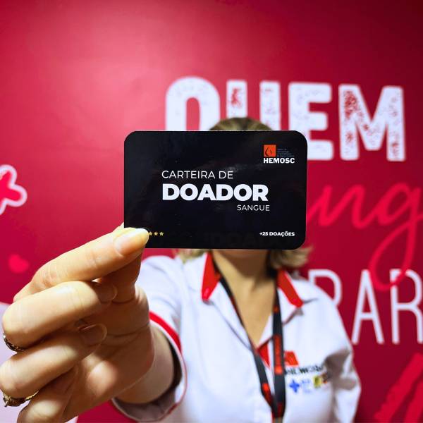 HEMOSC lança novos modelos de carteirinhas para doadores de sangue em Santa Catarina