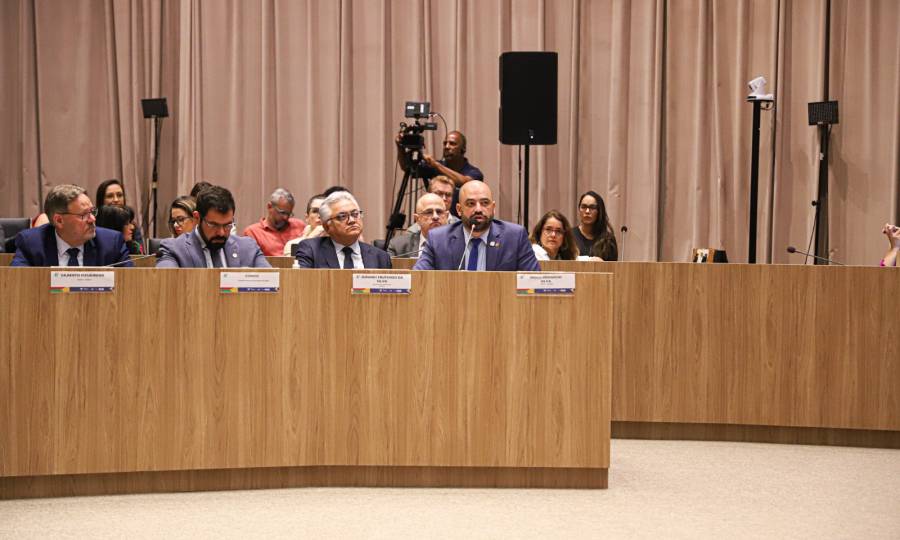 Em Brasília, secretário Diogo Demarchi debate a situação da dengue e síndrome respiratória com demais secretários estaduais e Ministério da Saúde