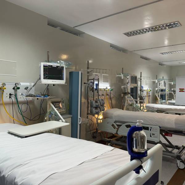 Saúde em Obras: Estado entrega revitalização da UTI no Hospital Nereu Ramos, em Florianópolis