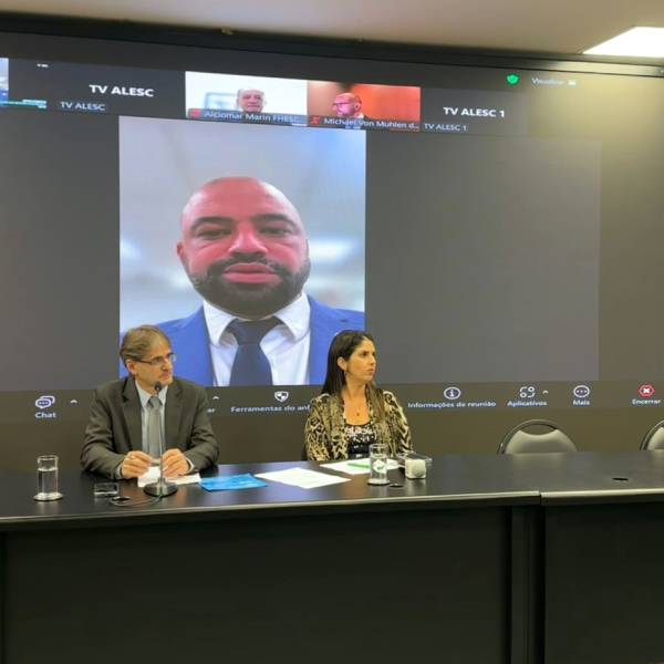Saúde Estadual destaca ampliação de leitos, cirurgias eletivas e execução orçamentária em audiência na Alesc