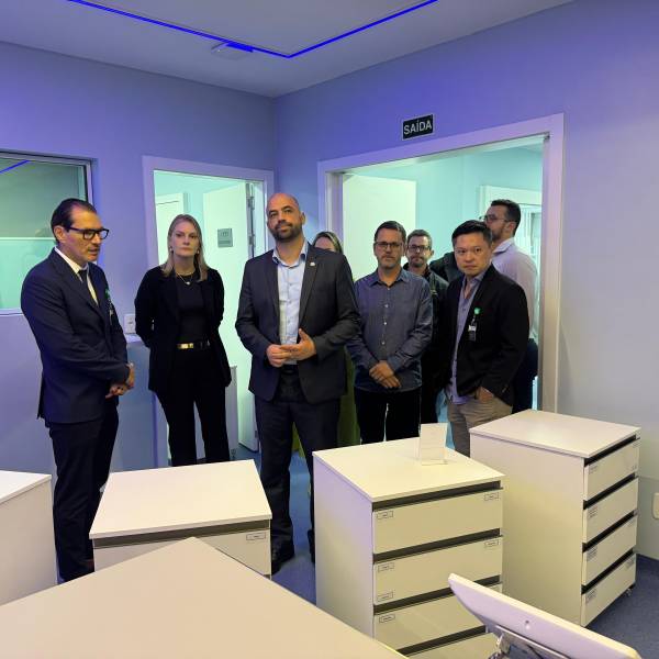 Secretário de Saúde participa da inauguração do Instituto Cardio Neuro Vascular em Indaial