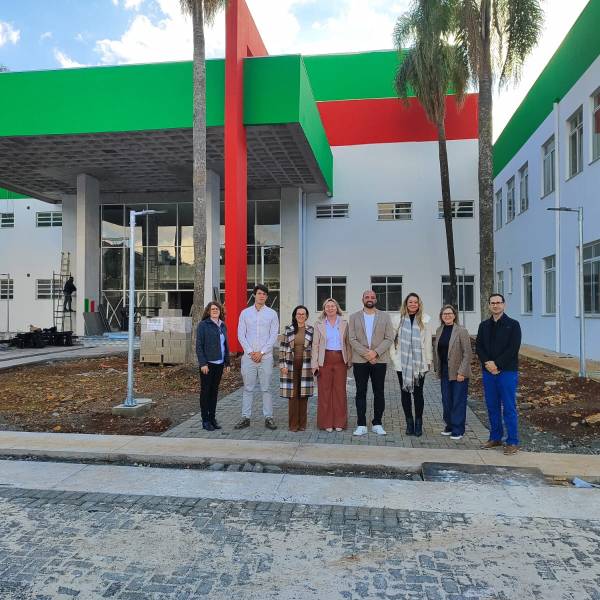 Secretário da Saúde visita obra do Centro Integrado de Saúde de Xanxerê e realiza reuniões na Grande Oeste