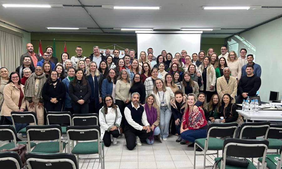 No Médio Vale do Itajaí, Saúde capacita profissionais para investigação de surtos de doenças de transmissão hídrica e alimentar