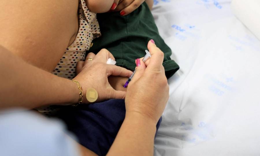 Com mais de seis mil casos de Síndrome Respiratória Aguda Grave, Secretaria de Saúde reforça importância da vacinação