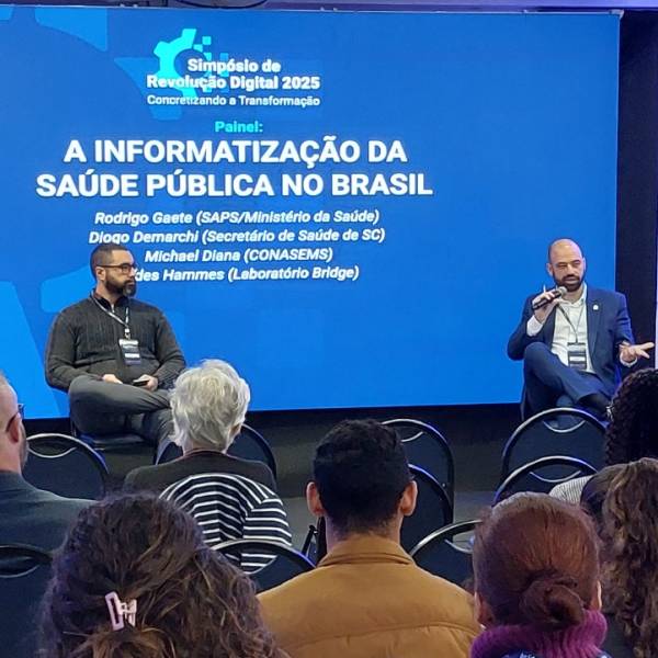 Secretário de Saúde Diogo Demarchi destaca avanços na rede de dados estadual em Simpósio de Revolução Digital
