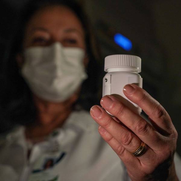 Escola de Saúde Pública realiza webconferência sobre medicamentos potencialmente perigosos ou de alta vigilância