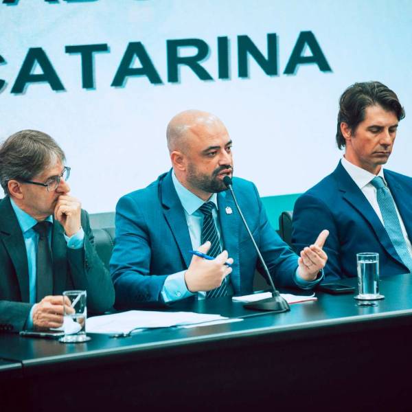 Saúde SC destaca ações do Governo do Estado em debate sobre diagnóstico precoce e tratamento oncológico
