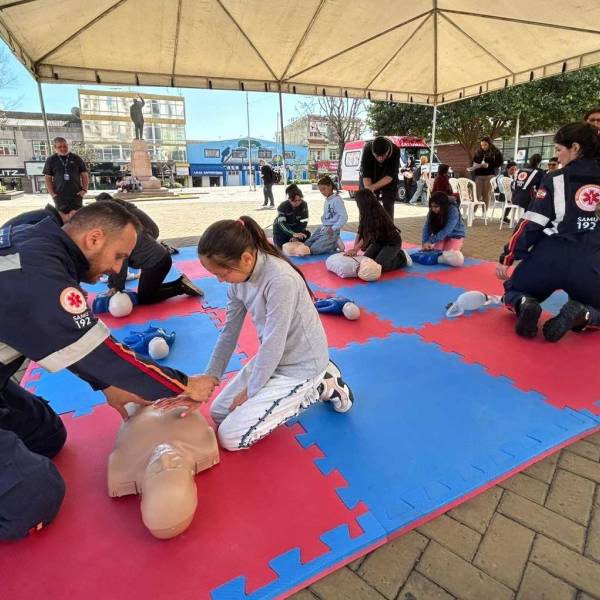 SAMU no Parque leva educação em saúde a estudantes e população em Lages