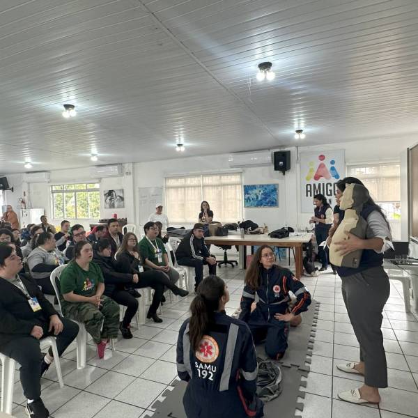 EducaSAMU leva informações sobre primeiros socorros para alunos com síndrome de Down