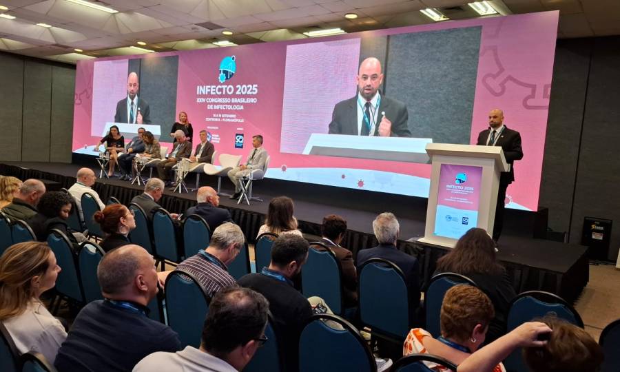 Profissionais da saúde pública de SC participam do 24º Congresso Brasileiro de Infectologia em Florianópolis
