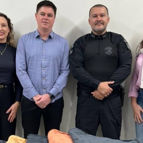 Reeducandos do sistema prisional de Blumenau produzem 100 cobertores entregues à maternidade do Hospital Regional de São José