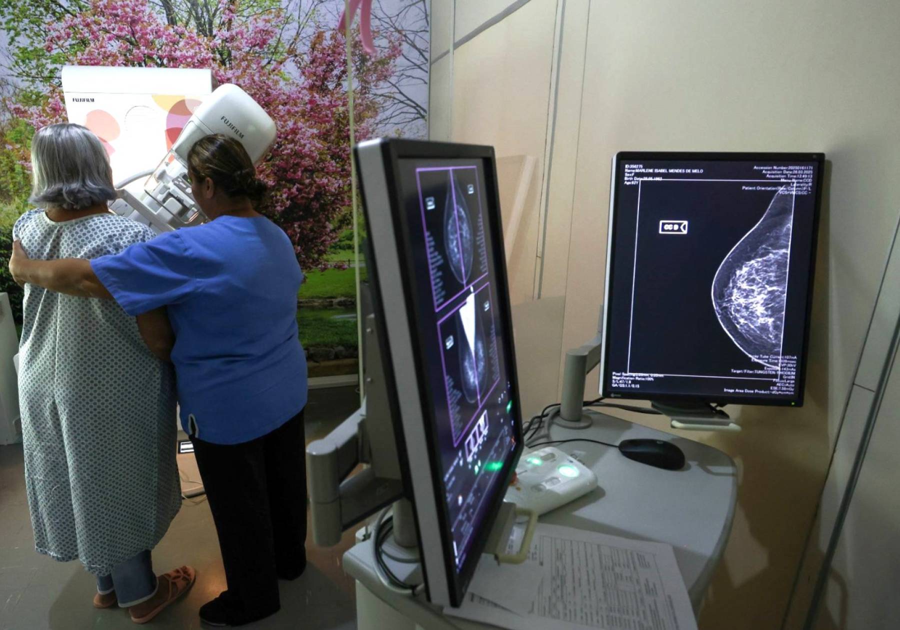 Outubro Rosa: Governo SC amplia iniciativas de prevenção e detecção do câncer de mama