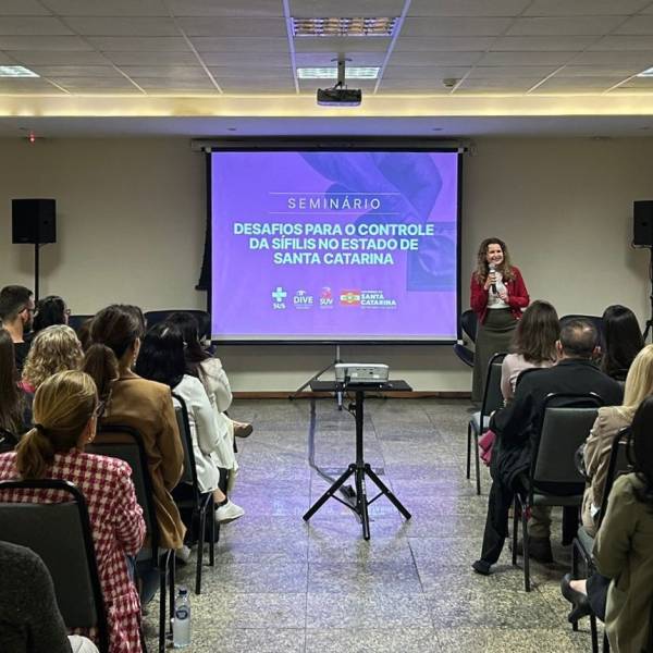 Seminário estadual debate desafios e avanços no controle da sífilis em Santa Catarina