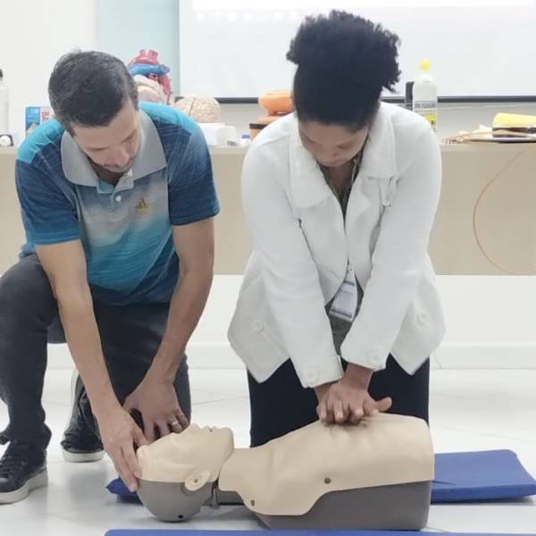 Saúde SC realiza formação prática em primeiros socorros para cuidadores da população idosa