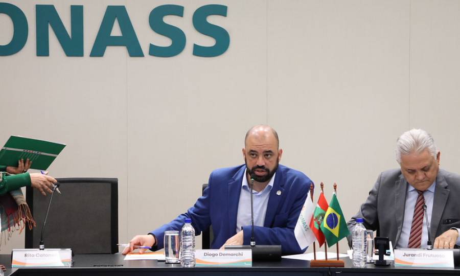 Secretário de Estado da Saúde cumpre agenda em Brasília e alerta para a Dengue