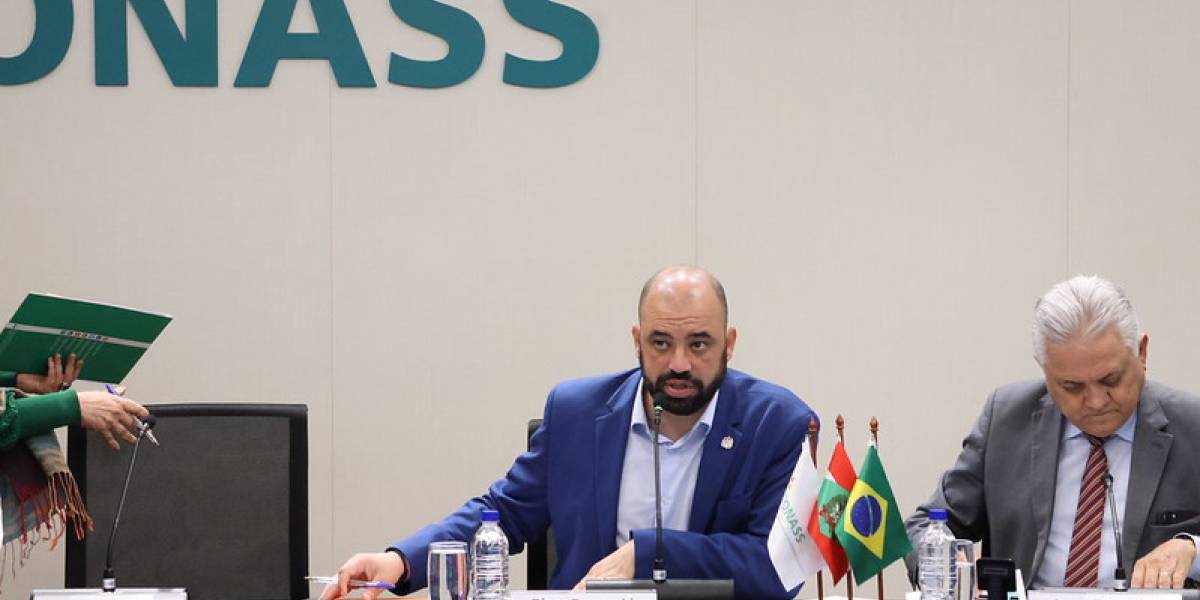 Secretário de Estado da Saúde cumpre agenda em Brasília e alerta para a Dengue