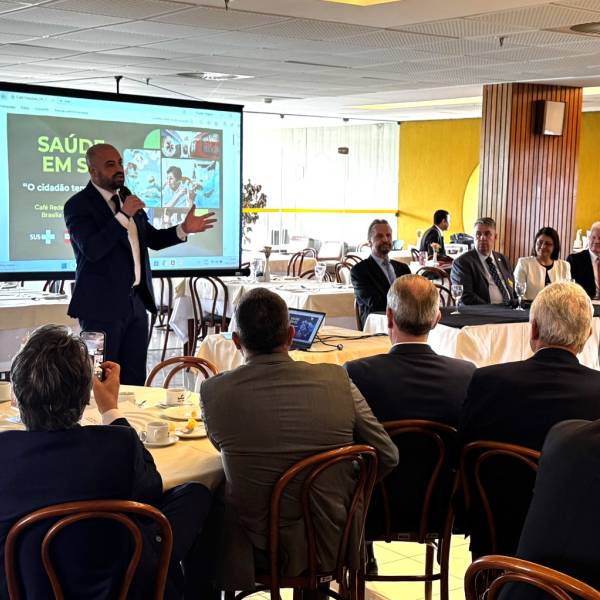 Governo de Santa Catarina reforça diálogo com hospitais privados e filantrópicos em evento em Brasília