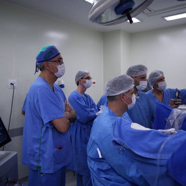 Hospital Celso Ramos realiza cirurgias inéditas e reforça protagonismo no Congresso Brasileiro de Urologia