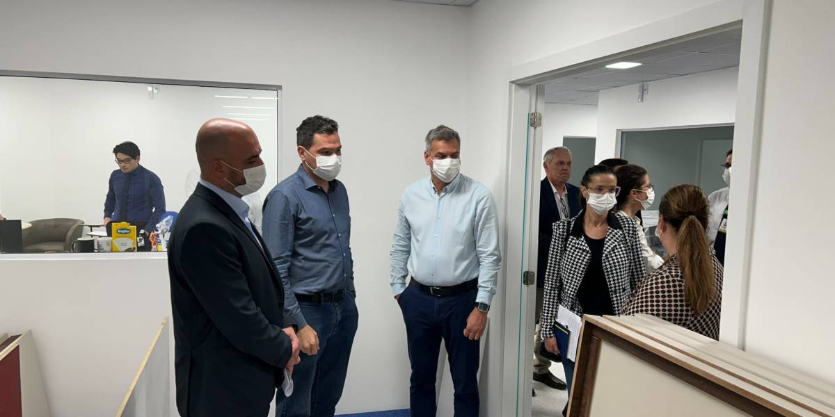 Secretário de Saúde visita o CEPON e discute ampliação dos serviços