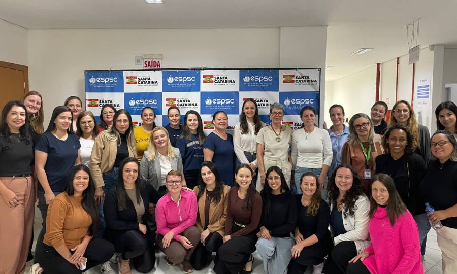 Saúde qualifica profissionais no cuidado ao desenvolvimento infantil