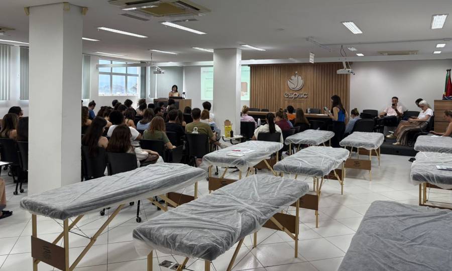 Residentes de Medicina de Família e Comunidade recebem qualificação em acupuntura