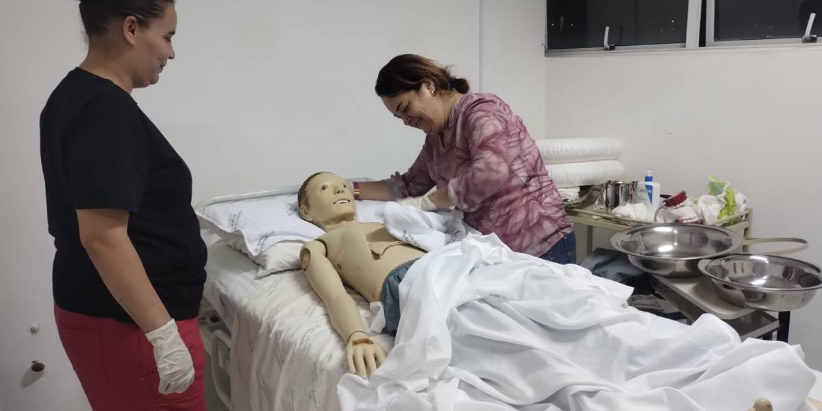 Escola de Saúde Pública de SC finaliza mais uma turma do Curso de Cuidador da Pessoa Idosa