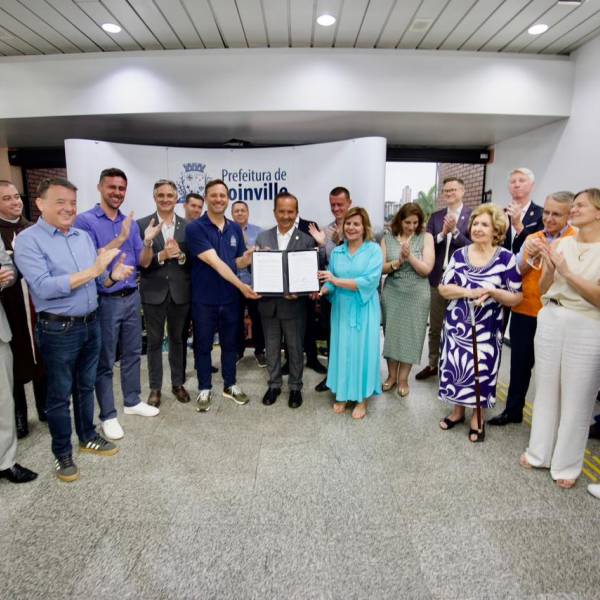 Governo do Estado e Prefeitura de Joinville firmam parceria histórica para ampliar Maternidade Darcy Vargas e Hospital São José