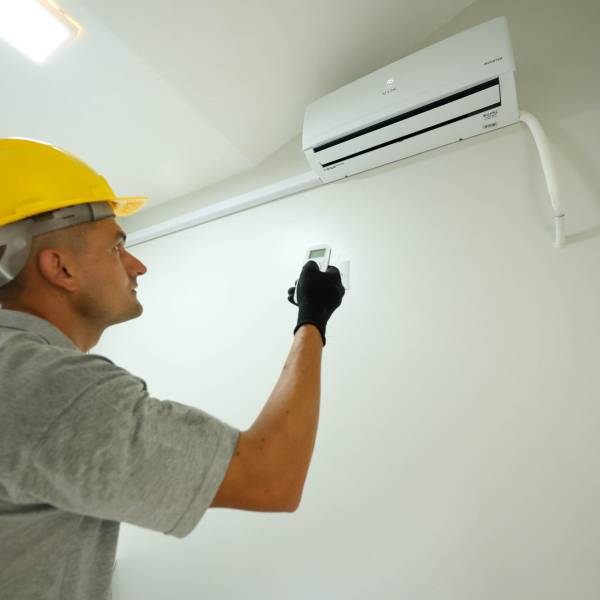 Governo do Estado adquire e distribui mais de 540 aparelhos de ar-condicionado para hospitais e unidades regionais