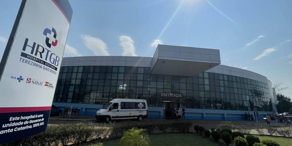 Hospital Regional Terezinha Gaio Basso celebra 15 anos com homenagem aos colaboradores