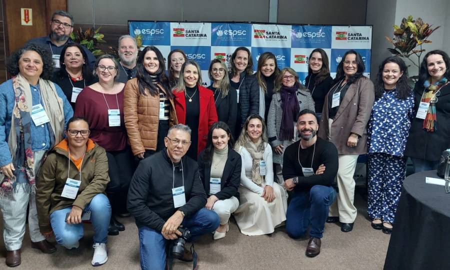 Escola de Saúde Pública avança em inovação, expansão e formação de 45 mil profissionais