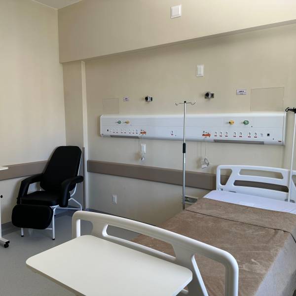 Hospitais de Florianópolis ganham novas mobílias para melhorar o atendimento à população