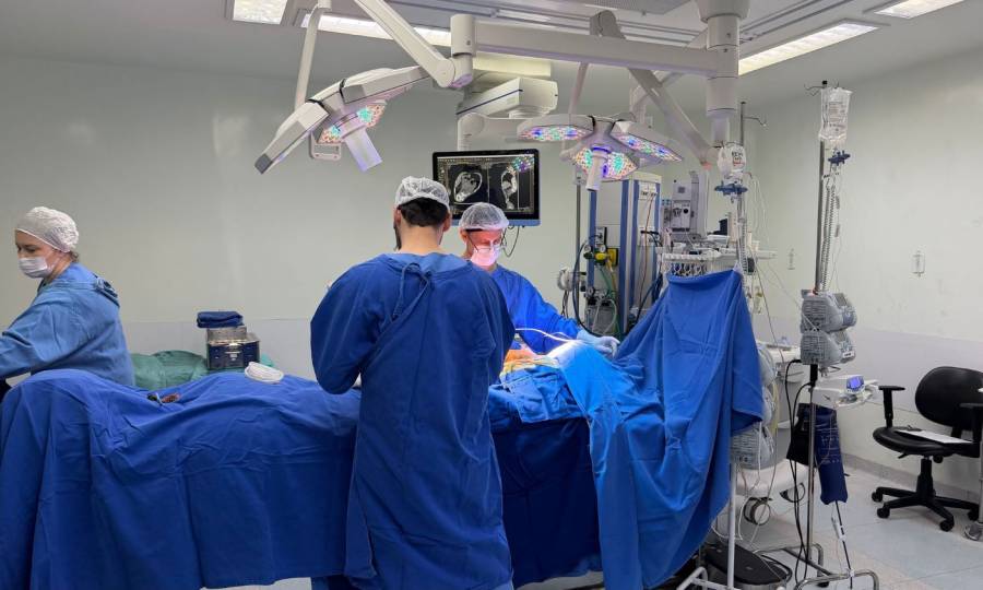 Criança com doença rara poderá voltar a andar após cirurgia moderna no Hospital Infantil Joana de Gusmão