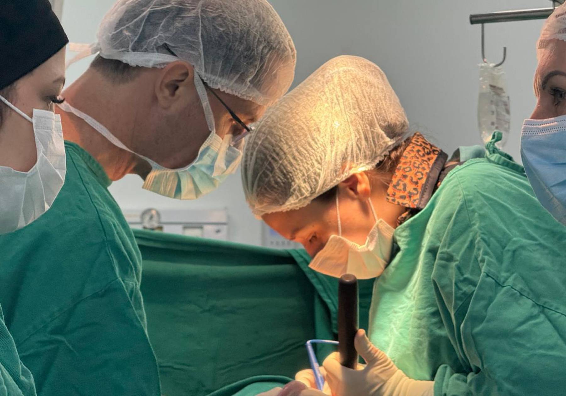 Hospital Infantil de Joinville realiza cirurgias de coluna com especialistas do Brasil e dos EUA