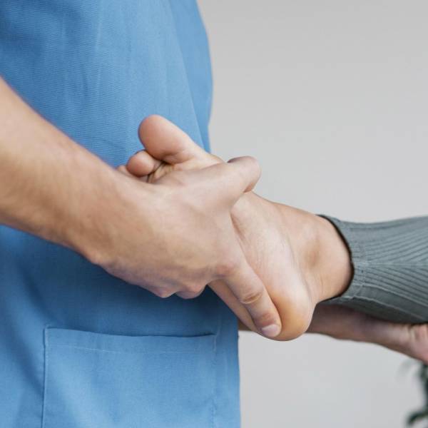 Secretaria de Estado da Saúde reforça conscientização e rede de atenção à fibromialgia em Santa Catarina