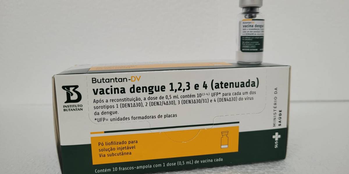 Santa Catarina inicia distribuição de vacinas contra a dengue a profissionais de saúde 
