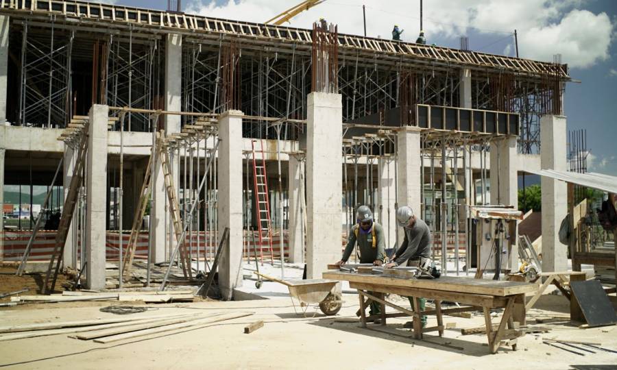 Saúde em Obras: Hospital Regional de Palhoça avança com equipes atuando simultaneamente