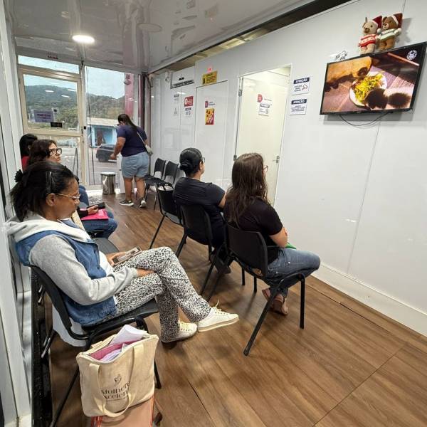 Carreta da Saúde da Mulher chega a Itapema e amplia exames de prevenção