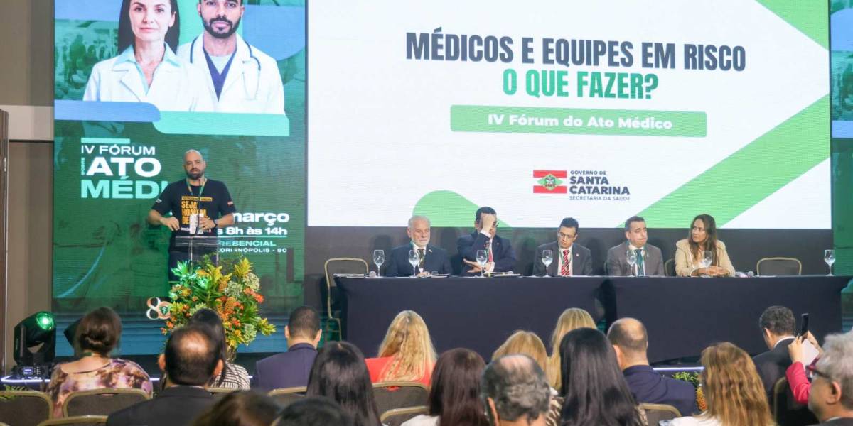 Secretário de Estado da Saúde participa do IV Fórum do Ato Médico, em Florianópolis